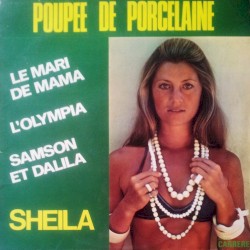 Poupée de porcelaine