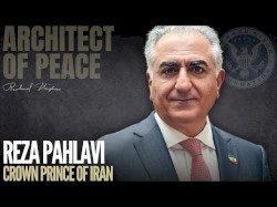 Наследный принц Реза Пехлеви принимает награду Архитектора мира
