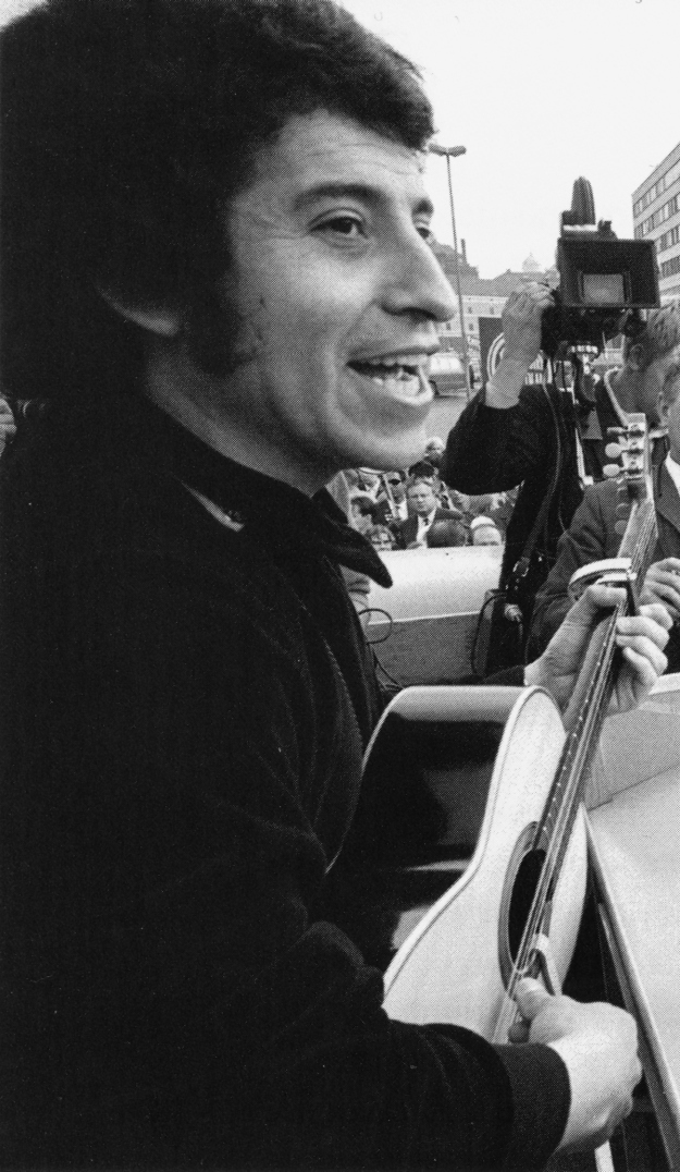 Photo of Víctor Jara