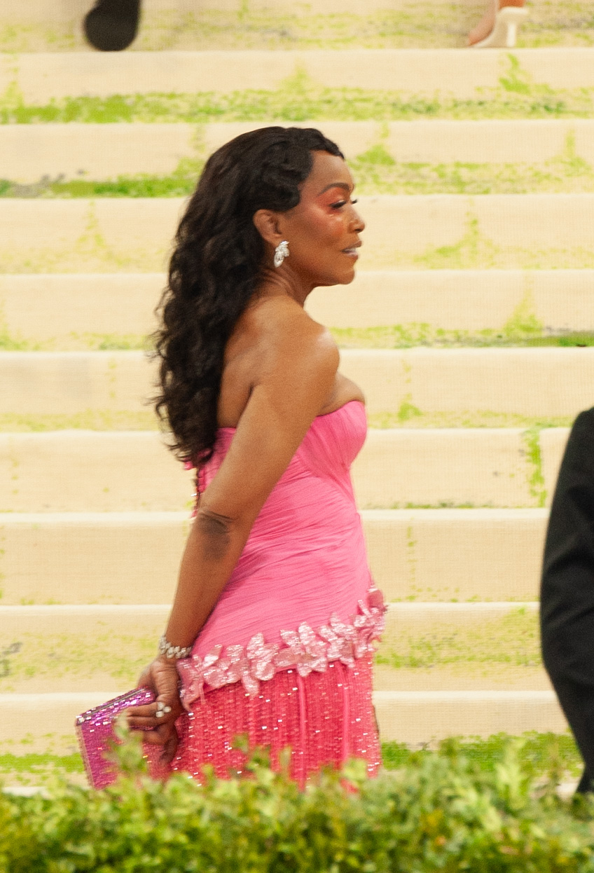 Photo of Angela Bassett
