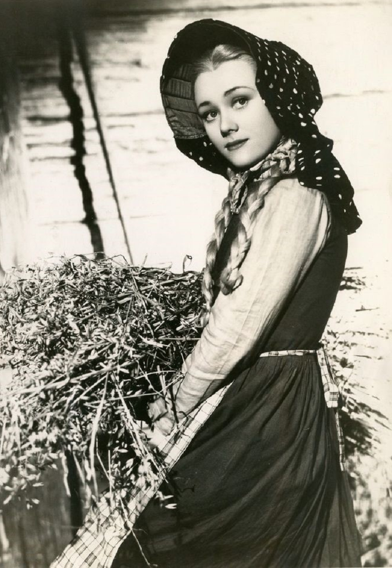 Photo of Glynis Johns