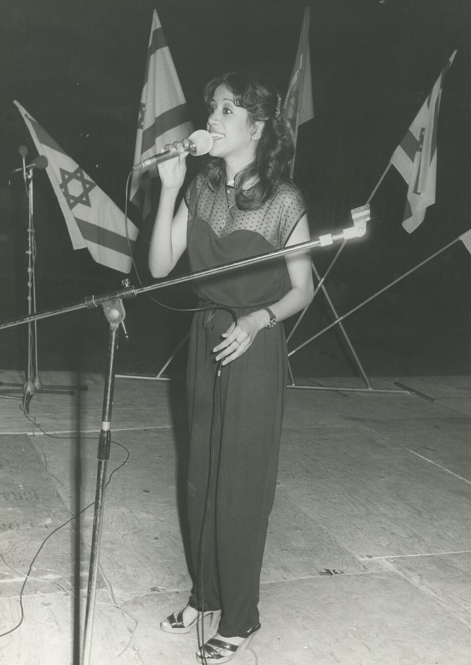 Photo of עפרה חזה