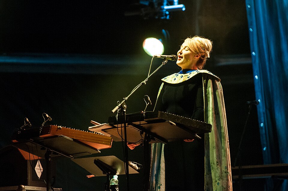Photo of Lisa Gerrard